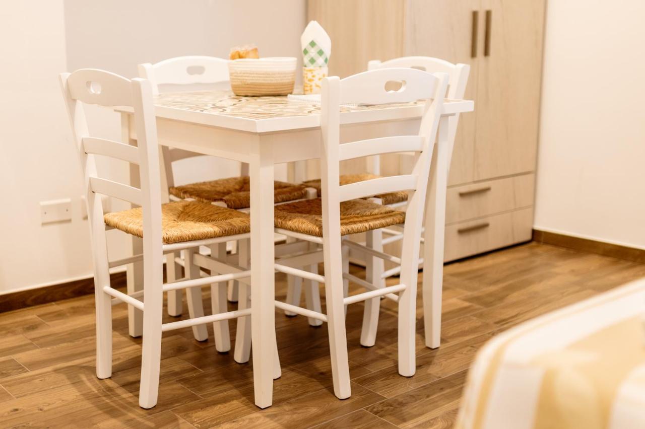 Nonna Vittoria Apartments Mola di Bari Ngoại thất bức ảnh
